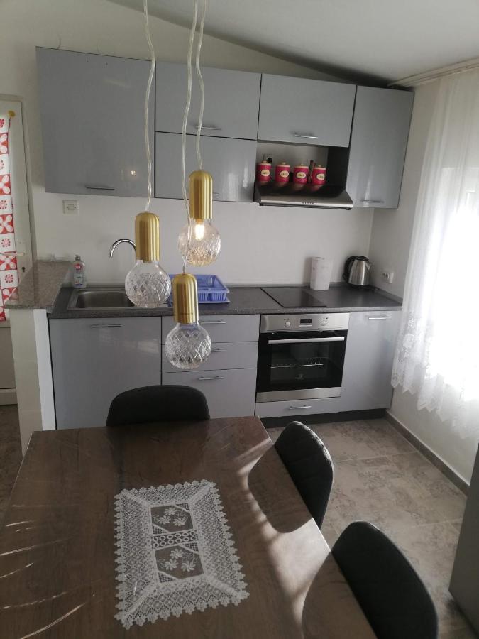 Apartman Kety Vir Eksteriør bilde